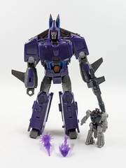 Transformers Generations Selects Legacy Voyager Cyclonus and Nightstick