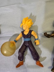 Dragon Ball Z 1996 Dragon Ball Z Majin Buu 3.5in H —8 Figure Lot
