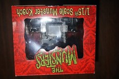 The Munsters 1/15th Scale Black & White Diamond Select Limited Koach Figure NEW