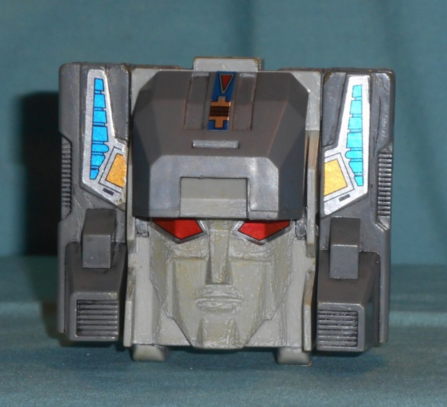 original G1 Transformers FORTRESS MAXIMUS damaged HEADMASTER CEREBROS free ship