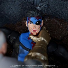 Invincible (TV) Invincible (Bloody) SDCC Exclusive 1:12 Action Figure – Presale