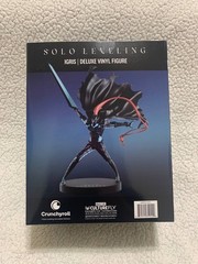 Solo Leveling IGRIS Deluxe Vinyl Figure