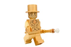 Golden Collector Giant Modular Figure
