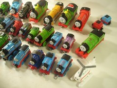 Thomas the tank train & Friends plastic die cast trackmaster 29 pc toy lot