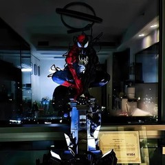 Symbiotic Spider-Man Venom Figure LED 15in Statue PVC Marvel Model Collectables