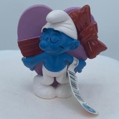 Smurfs 20747 Valentine’s Day Smurf Pink Heart Figure PVC Schleich Peyo Figurine