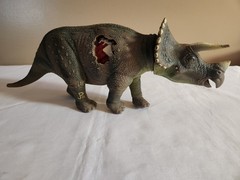 Kenner Jurassic Park Triceratops JP.08 Vintage 1993 Dino Damage No Wound Cover