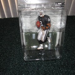 McFarlane 2008 JaMarcus Russell Oakland Raiders series 17 (rookie piece)