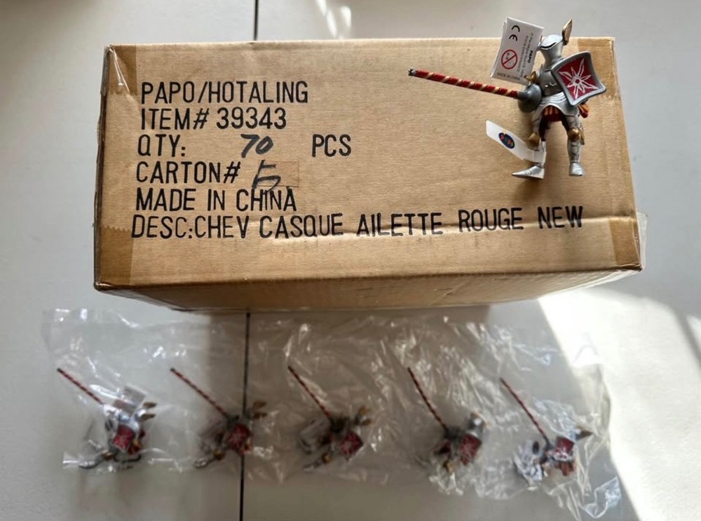 70 Papo Figures Fantasy Medieval Red & Gold Jousting Knights NEW Retired