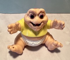 VTG Dinosaurs TV Show Figures-Sinclair Family Disney 1990s with Accessories Lot