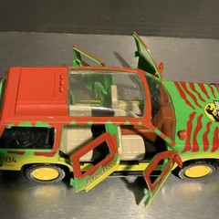 Mattel 2020 Jurassic Park 1993 Ford Explorer Model Car 04 Green Yellow Red