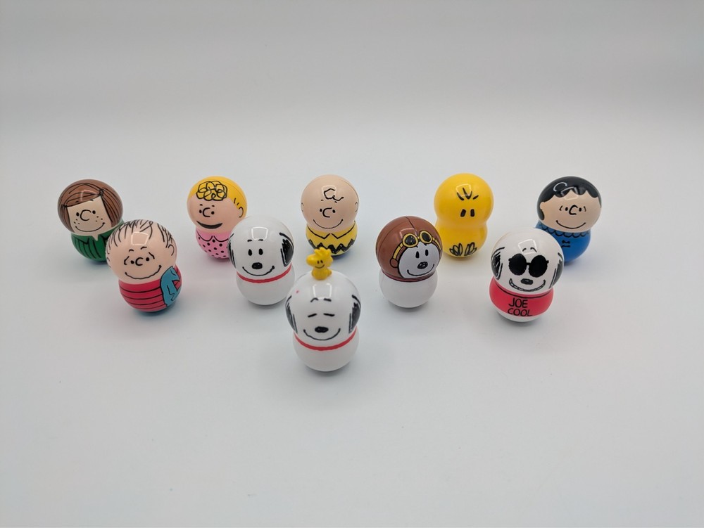 Bandai Tippies The Peanuts Snoopy Toys Spins Tips & Stays Standing Set of 10