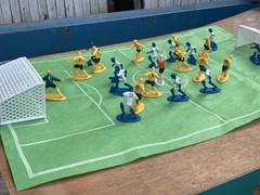 Soccer Guys Yellow/Black vs Blue/White Sports Action Figures That Inspire USED