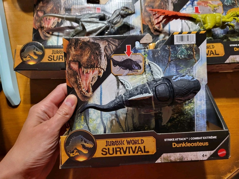 Jurassic World Survival Strike Attack DUNKLEOSTEUS Park Dinosaur Mattel