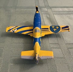 Disney Pixar Planes Diecast Gunnar Nordic 12 & Ishani Indian Racer #6