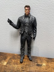 Terminator T-800 Figure Arnold Schwarzenegger Action figure 7”