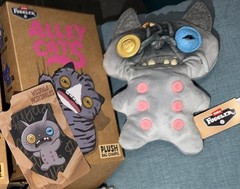 Fuggler Monster WRINKLE MCSTINKLES Secret Rare Plush Keychain Alley Cats 3.9in