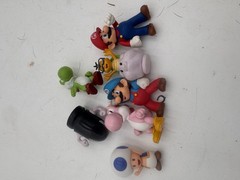 Jakks Pacific Super Mario 4 Inch Lot of 6 Action Figured Mario Yoshi Mushroom