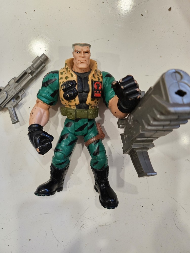 VTG HASBRO 1998 Small Soldiers Chip Hazard 6.5″ W Arm Cannon Action Figure Hero