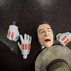 MEZCO THE SPIRIT-THE OCTOPUS FIGURE with accessories