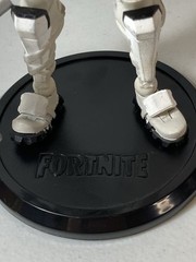 McFarlane – Fortnite Overtaker 7″ Premium Action Figure W/Stand