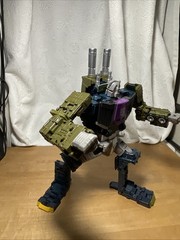 Transformers Age Of The Primes Commander Class Onslaught/Bruticus