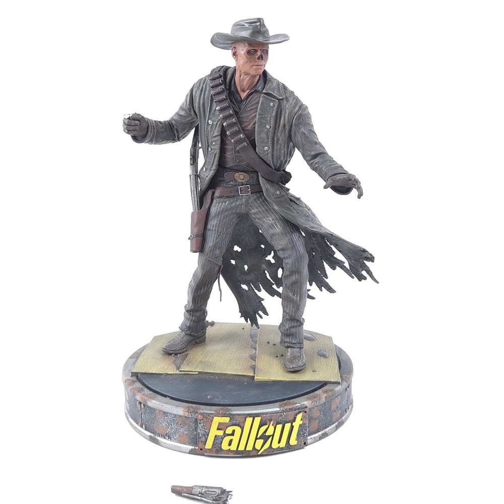 Read, Broken Piece! Fallout (Amazon): The Ghoul Figure Dark Horse