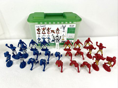 Football Guys Blue Silver vs Red Gold 2002 Kaskey Kids Master Pieces Kids VGUC