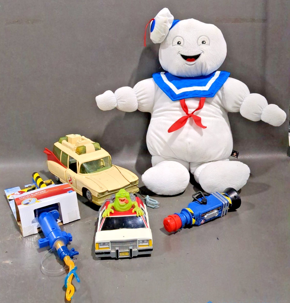 Lot Of Ghostbusters Items Vintage Kenner Ecto-1 Plush Stay Puft Slimer Toys