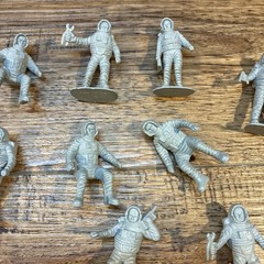 2″ Astronaut Plastic Action Figures Lot Of 30 Plus Pieces Vintage