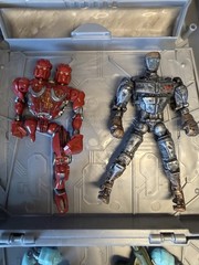 Jakks Pacific 2011 Real Steel Atom Build-n-Battle Action Figure Set – complete +