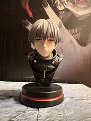 20cm Ken Kaneki Sitting GK Figure Double Head & Arms Statue