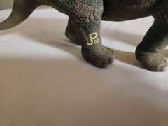 Kenner Jurassic Park Triceratops JP.08 Vintage 1993 Dino Damage No Wound Cover