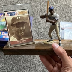 Starting Lineup Baseball Action Figures 2001 McGwire Thomas Banks Card Bat Ball