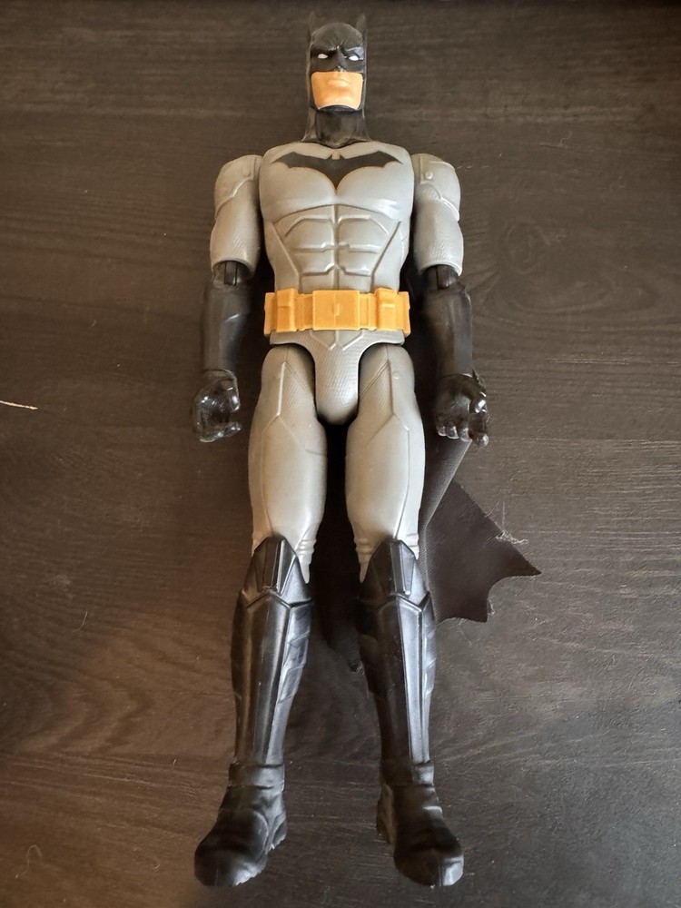 Mattel DC Comics Batman Action Figure Plastic Gray Black Yellow Cape 2018