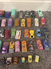 Disney Pixar Cars Die-cast Plastic Mixed Lot of 49 Lightening McQueen #2