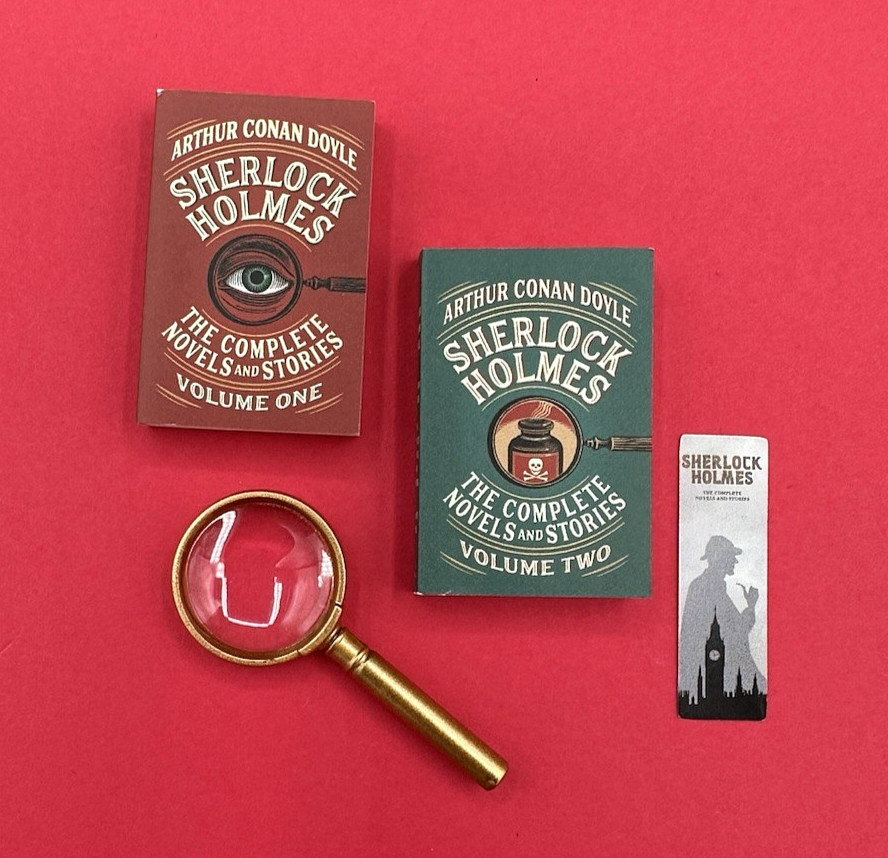 Zuru Mini Books SHERLOCK HOLMES Vol. 1 & 2 and Bookmark with Magnifying Glass