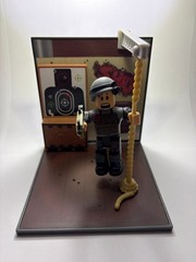 ROBLOX JAZWARES DESKTOP SERIES PHANTOM FORCES: TACTICAL GENIUS (Great Condition)
