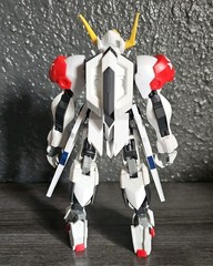 Bandai Gundam Universe Mobile Suit Action Figure Mixed Lot of 4 + 1 Model Kit
