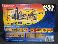 Star Wars Episode 1 Podracer hanger Bay with Pit Droid and Pit Mechanic SEALED