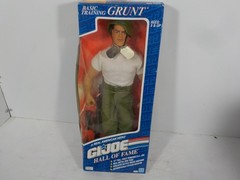 N A327 GI Joe 12″ Hall of Fame Action Figure Lot: Snake Eyes & Grunt (DMG Box)
