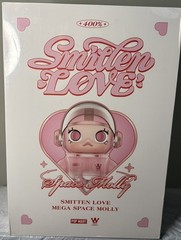 POP MART MEGA Collection SPACE MOLLY 400% SMITTEN LOVE BRAND NEW UNOPENED