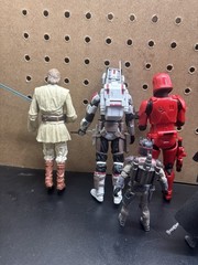13 Star Wars figures ranging in size and origin see description for details!