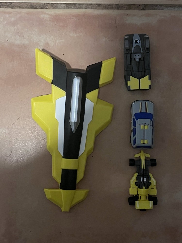 Fans hobby MB-27 The Shield Team (MP Scale Transformers Armada Skyboom Shield)