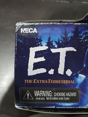 NECA Ultimate Telepathic E.T. – NEW – Box damage