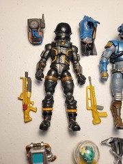 Fortnite 4″ Dark Voyager, The Visitor, The Scientist, Leviathan, Cyclo figures