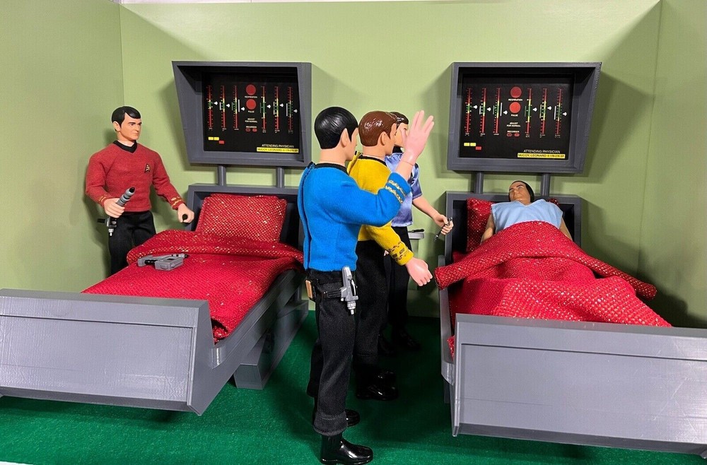 CUSTOM MEGO STAR TREK TOS MEDICAL BED for 8 INCH (1:9) FIGURE DIAROMA