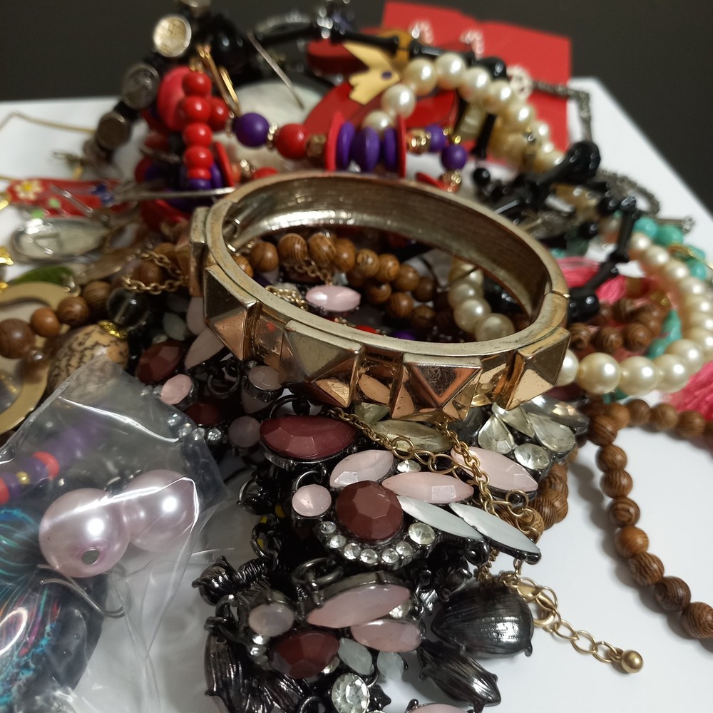 1 Pound Craft Jewelry Lots- Great For Making Jewelry Crafts- Make An Offer!