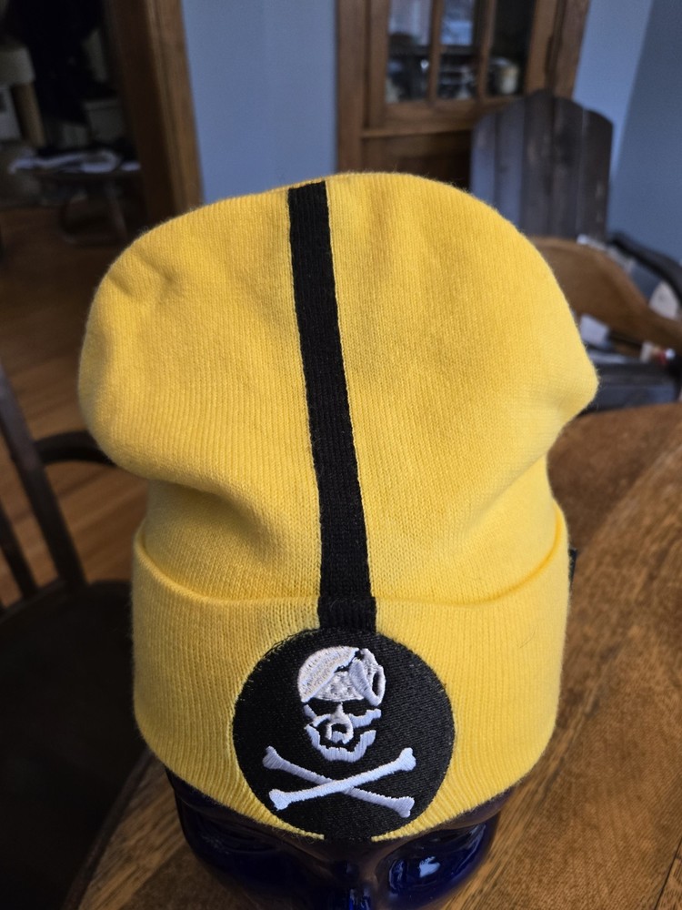 Robotech beanie max yellow one size excellent condition new without tags.