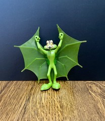 1997 Playmates Wile E. Coyote Green Acme Bat Man Outfit Figure 5 1/2in